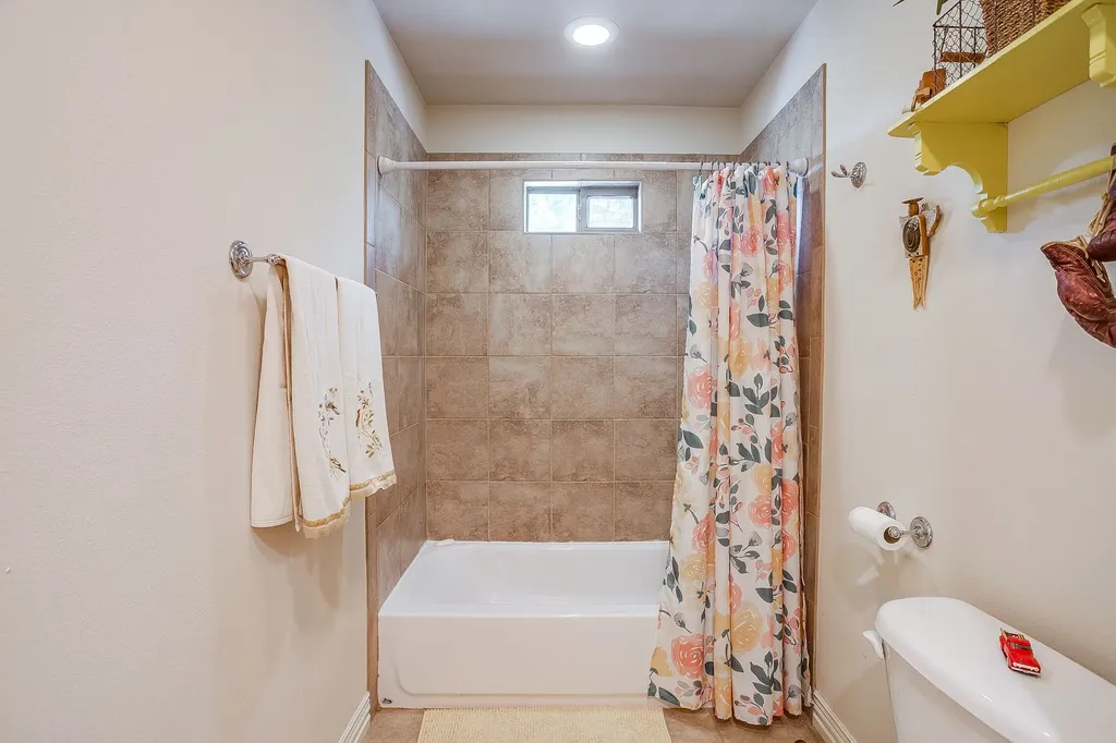 2224 Cobblestone Court Granbury TX 76049