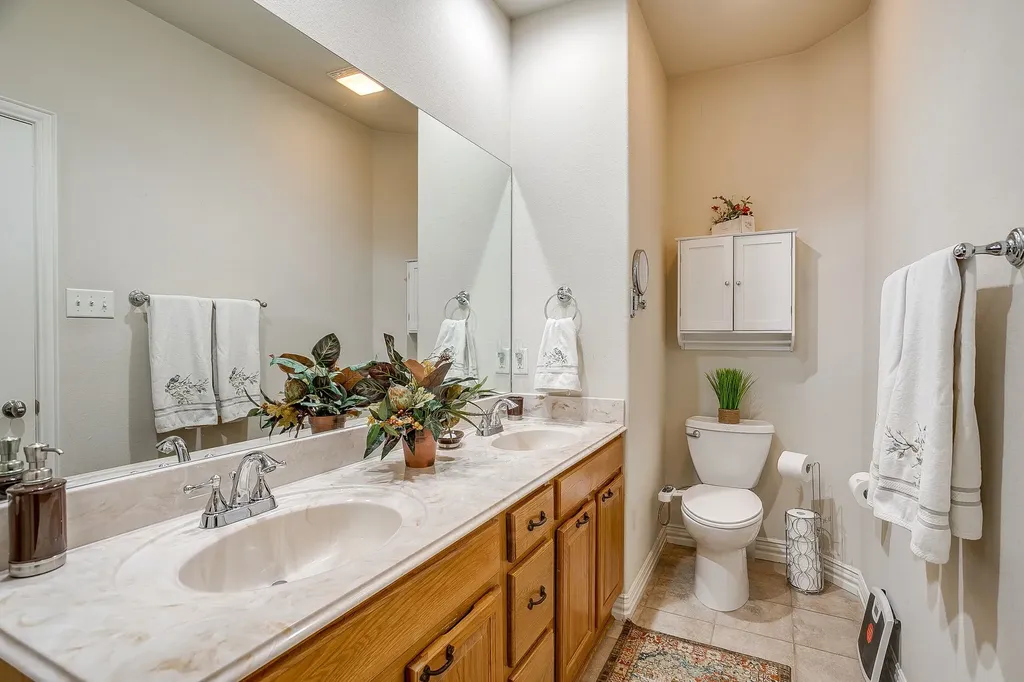 2224 Cobblestone Court Granbury TX 76049