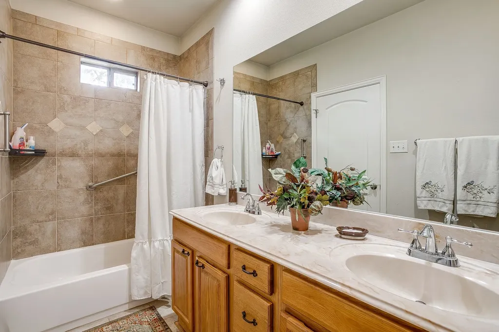 2224 Cobblestone Court Granbury TX 76049