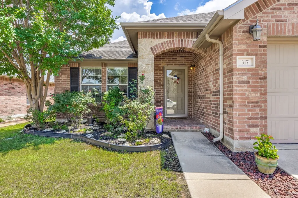 317 Amethyst Drive Fort Worth TX 76131