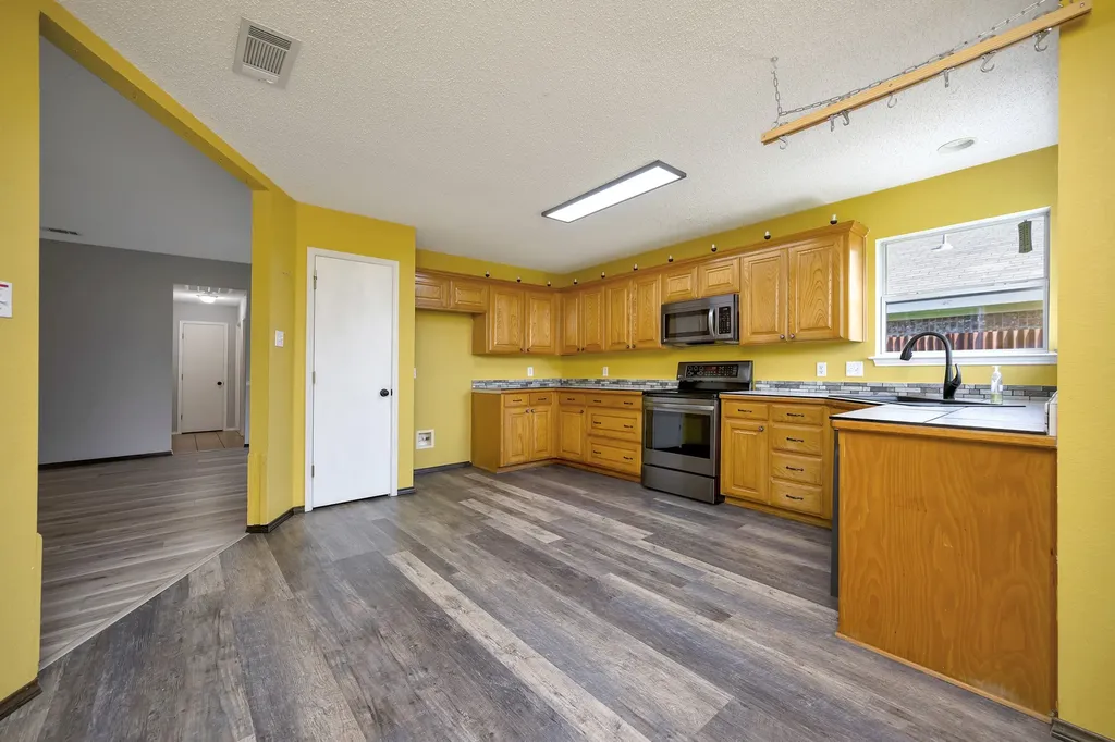 509 Birch Street Crowley TX 76036