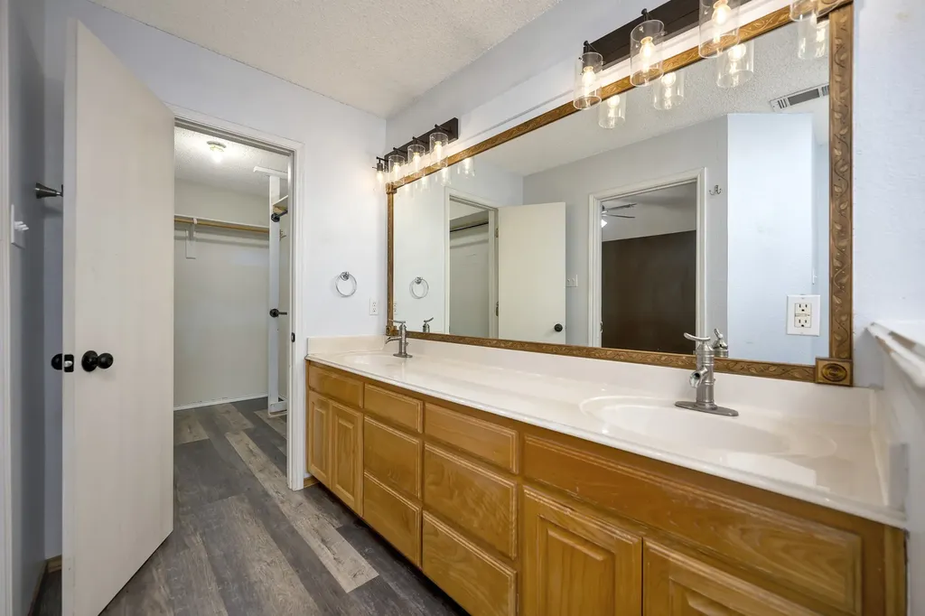 509 Birch Street Crowley TX 76036