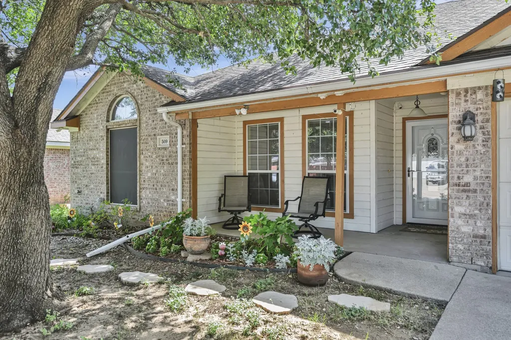 509 Birch Street Crowley TX 76036