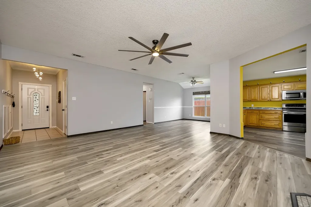 509 Birch Street Crowley TX 76036