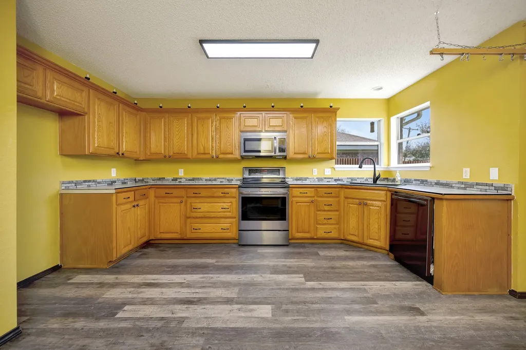 509 Birch Street Crowley TX 76036