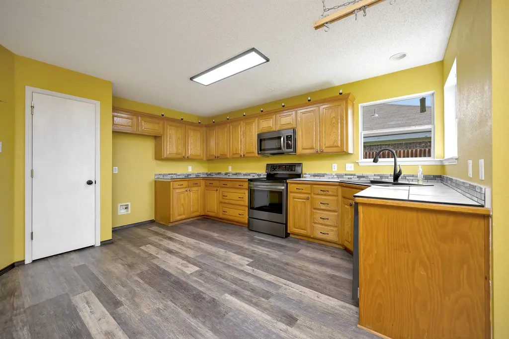 509 Birch Street Crowley TX 76036