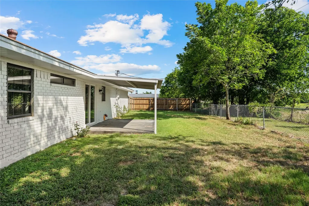 608 S Colorado Street Whitney TX 76692