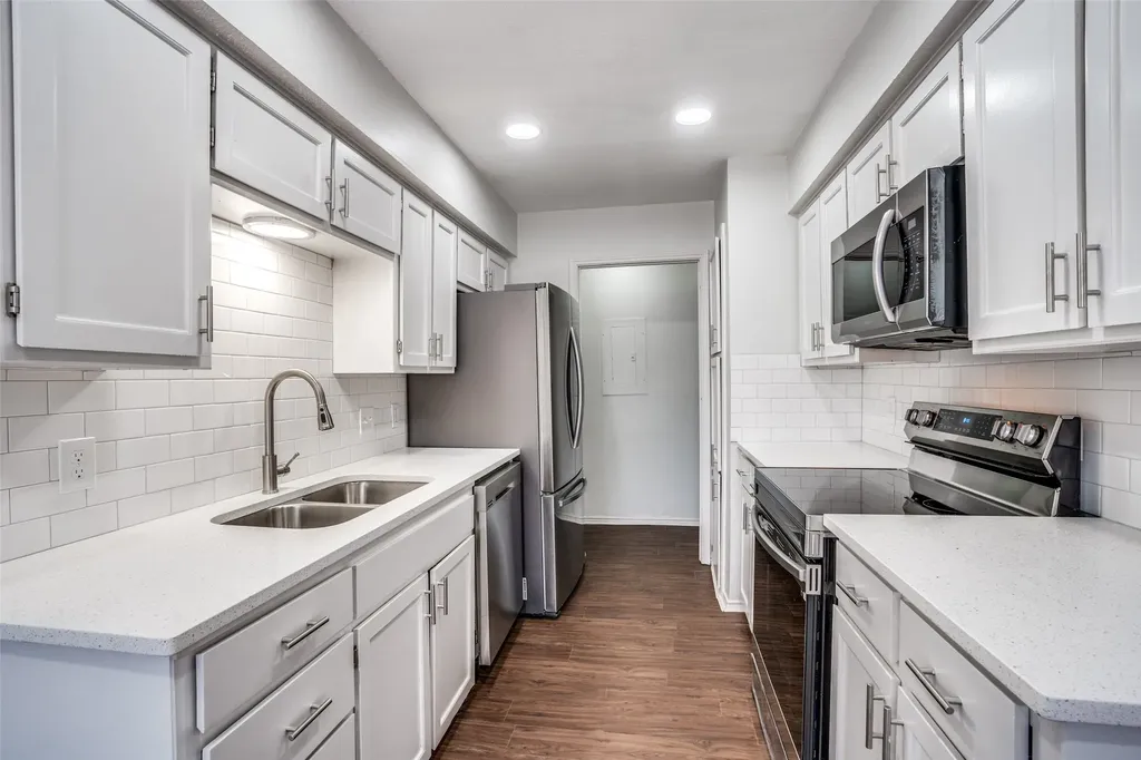 115 Peachtree Court Kennedale TX 76060