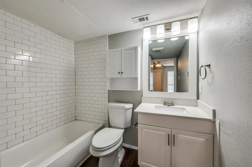 115 Peachtree Court Kennedale TX 76060