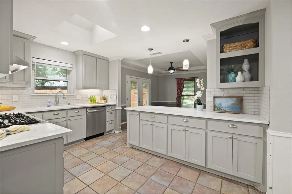 107 Buffalo Creek Circle Waxahachie TX 75165