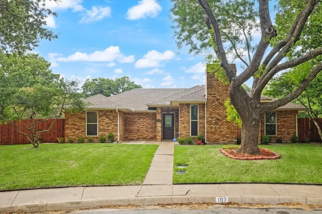 107 Buffalo Creek Circle Waxahachie TX 75165