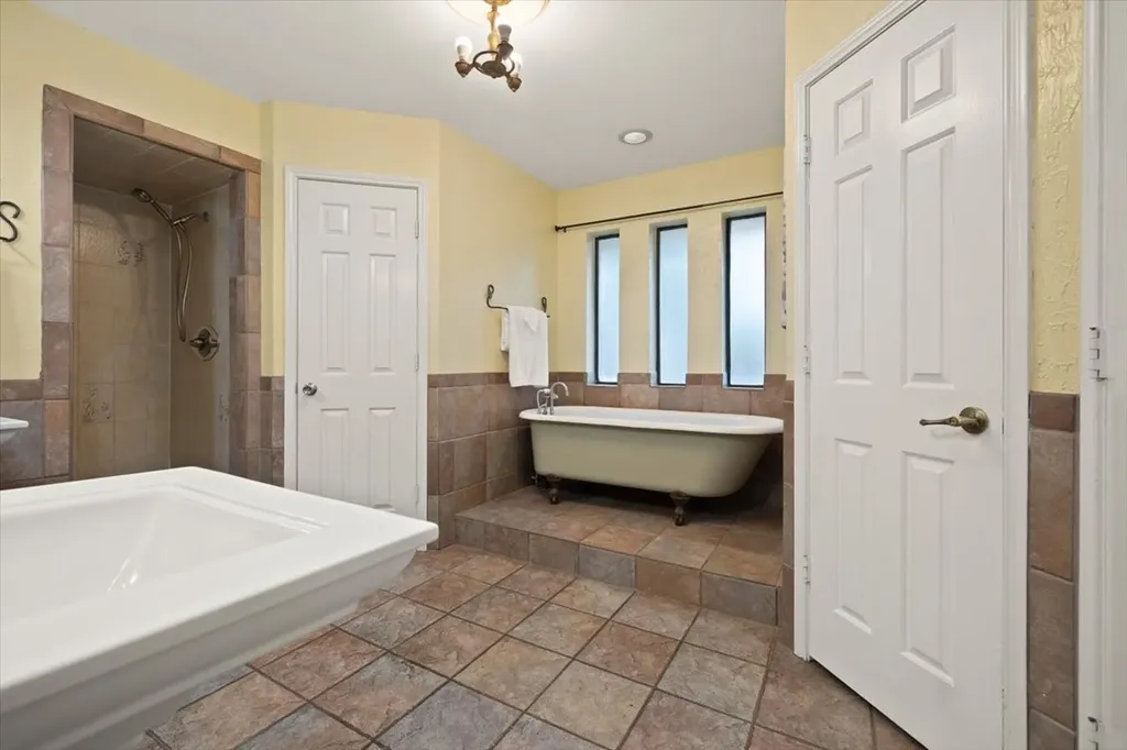 107 Buffalo Creek Circle Waxahachie TX 75165