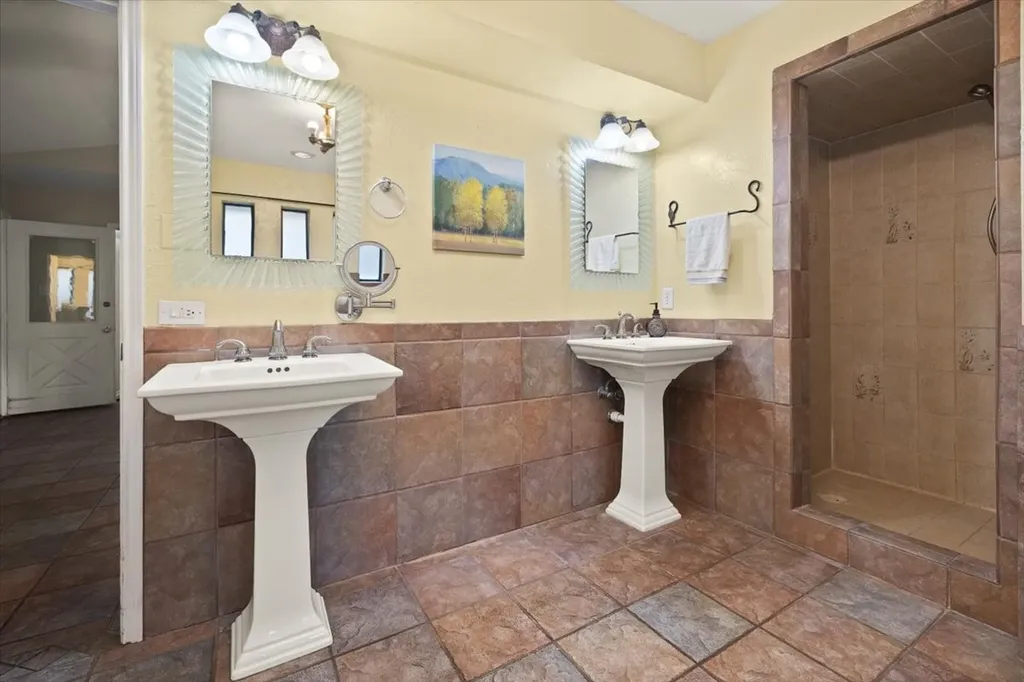 107 Buffalo Creek Circle Waxahachie TX 75165