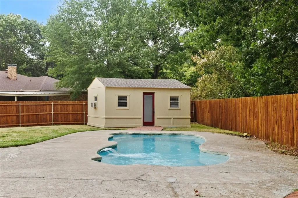 107 Buffalo Creek Circle Waxahachie TX 75165