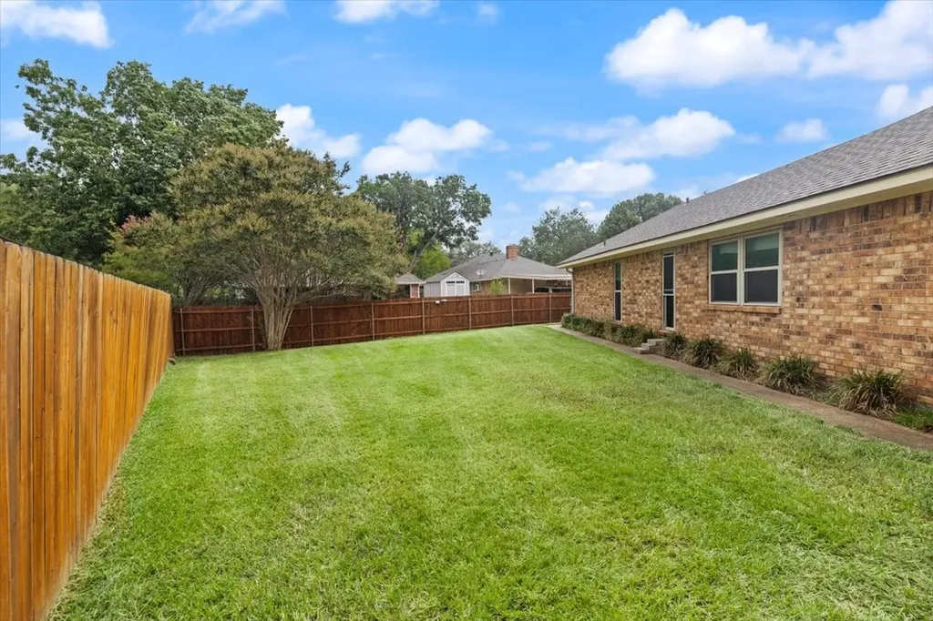 107 Buffalo Creek Circle Waxahachie TX 75165