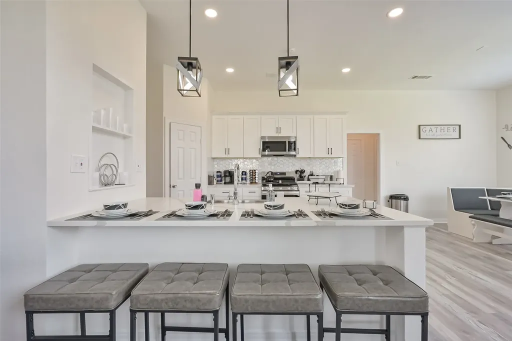 2735 Water Oak Drive Grand Prairie TX 75052