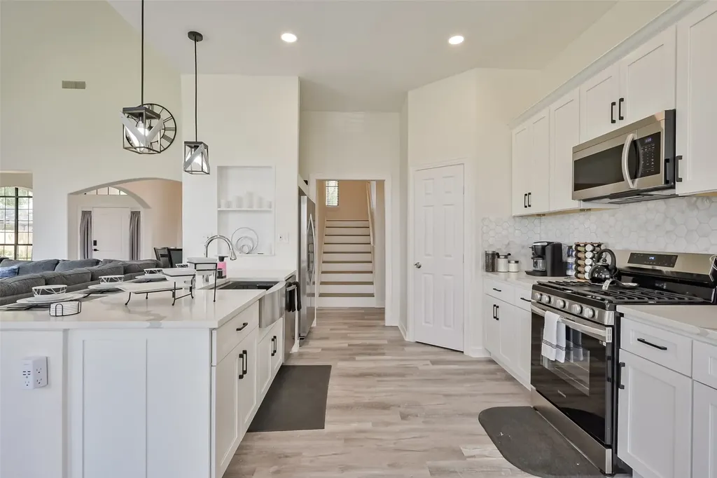 2735 Water Oak Drive Grand Prairie TX 75052