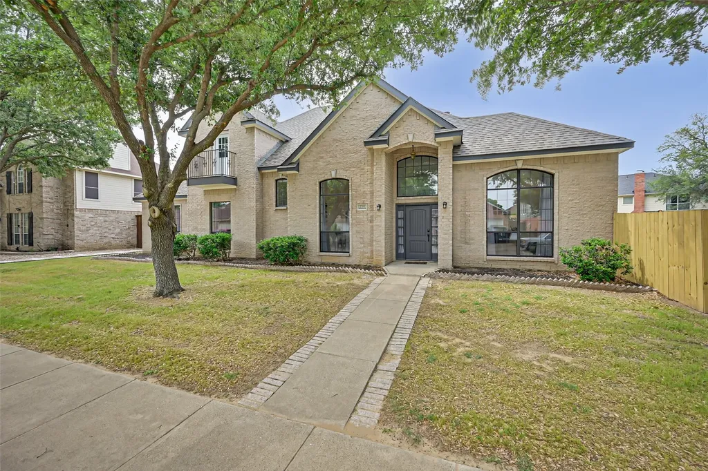 2735 Water Oak Drive Grand Prairie TX 75052