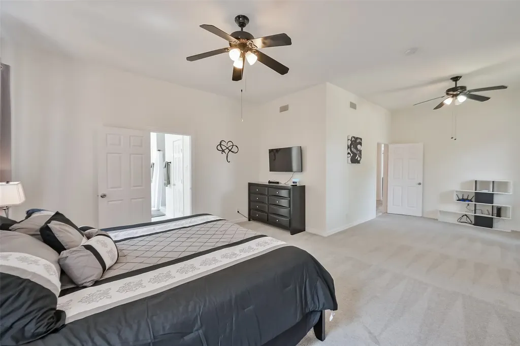 2735 Water Oak Drive Grand Prairie TX 75052