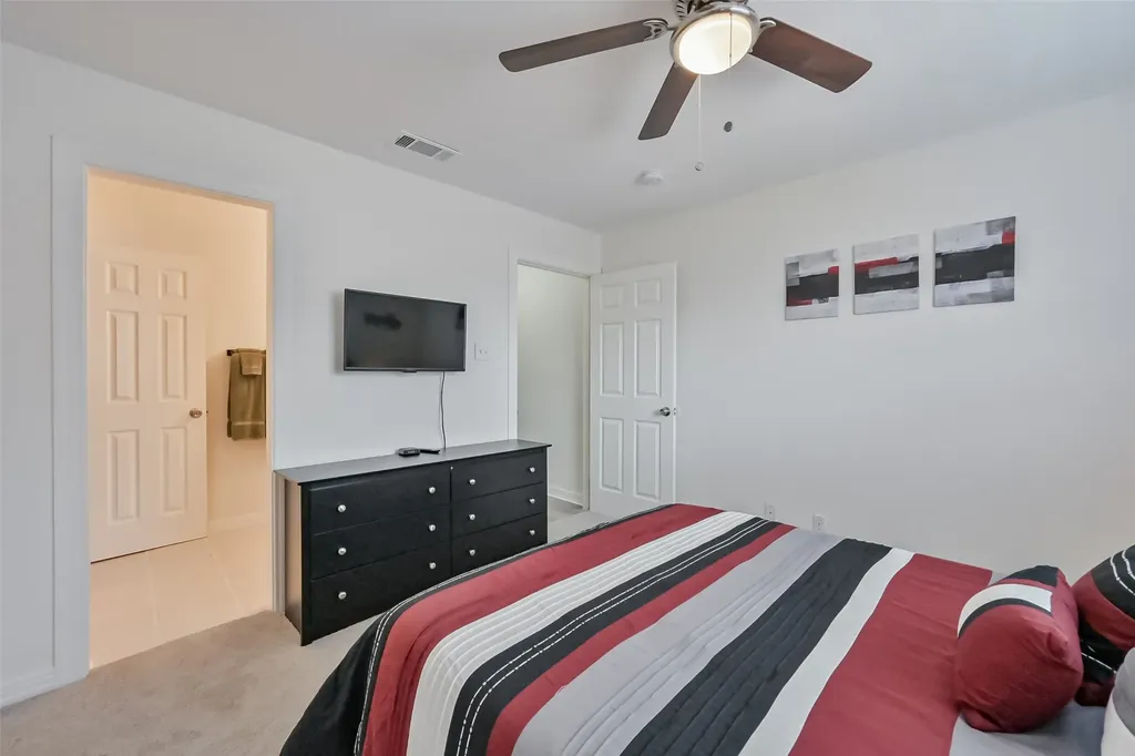 2735 Water Oak Drive Grand Prairie TX 75052