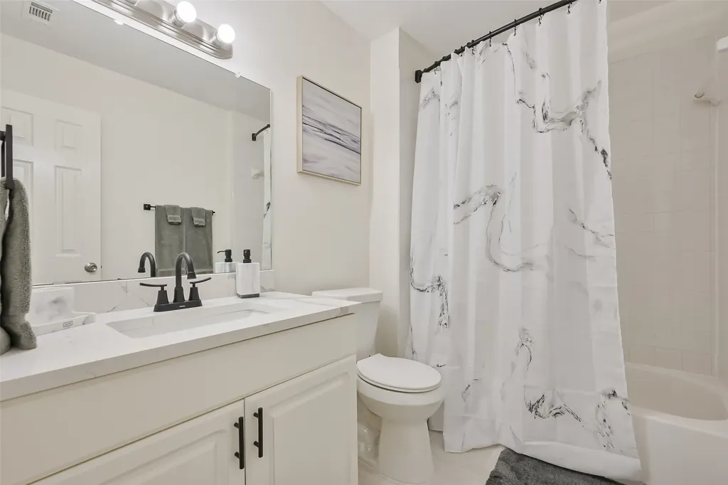 2735 Water Oak Drive Grand Prairie TX 75052