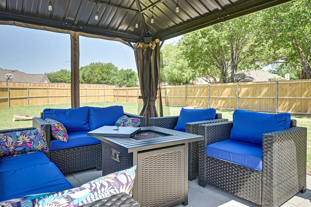 2735 Water Oak Drive Grand Prairie TX 75052