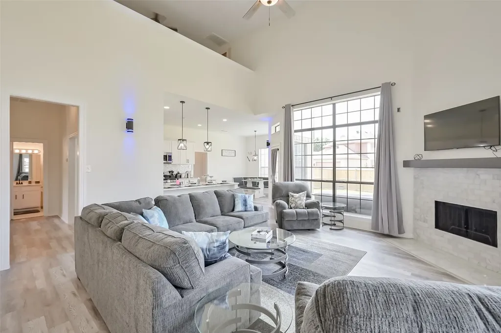 2735 Water Oak Drive Grand Prairie TX 75052