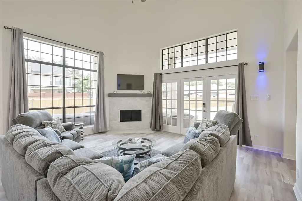 2735 Water Oak Drive Grand Prairie TX 75052