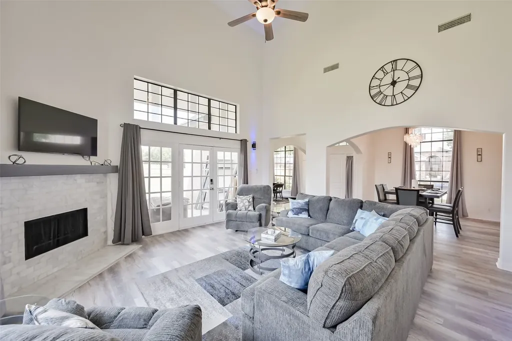 2735 Water Oak Drive Grand Prairie TX 75052