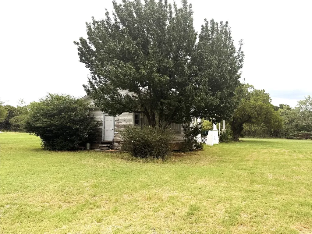 709 W Saint Charles Street Eastland TX 76448