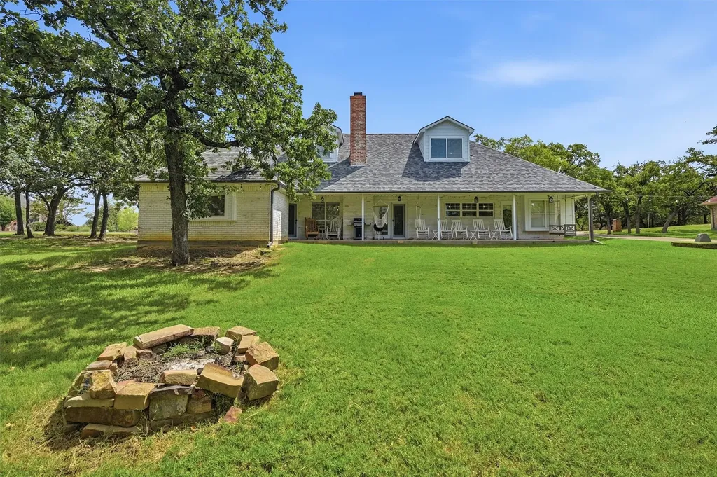 102 Mohawk Cove Lake Kiowa TX 76240