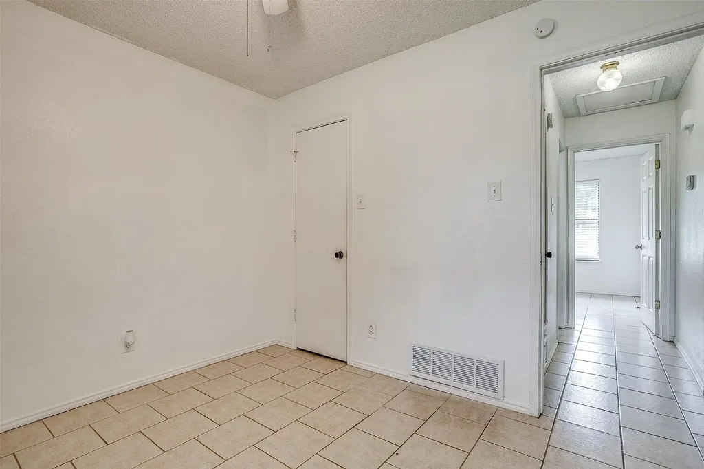 1009 W 4th Street Keene TX 76059