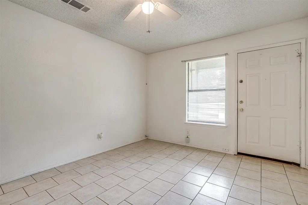 1009 W 4th Street Keene TX 76059