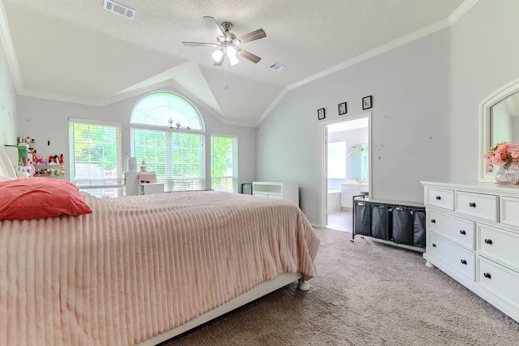 2206 S Branch Drive Arlington TX 76001