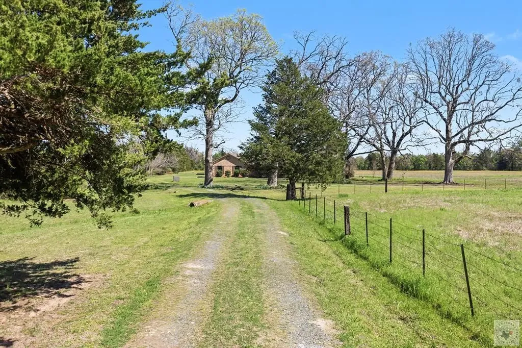324 Fm 2789 De Kalb TX 75559