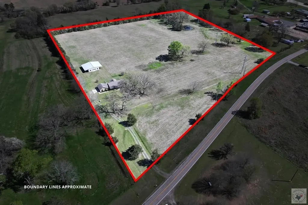 324 Fm 2789 De Kalb TX 75559