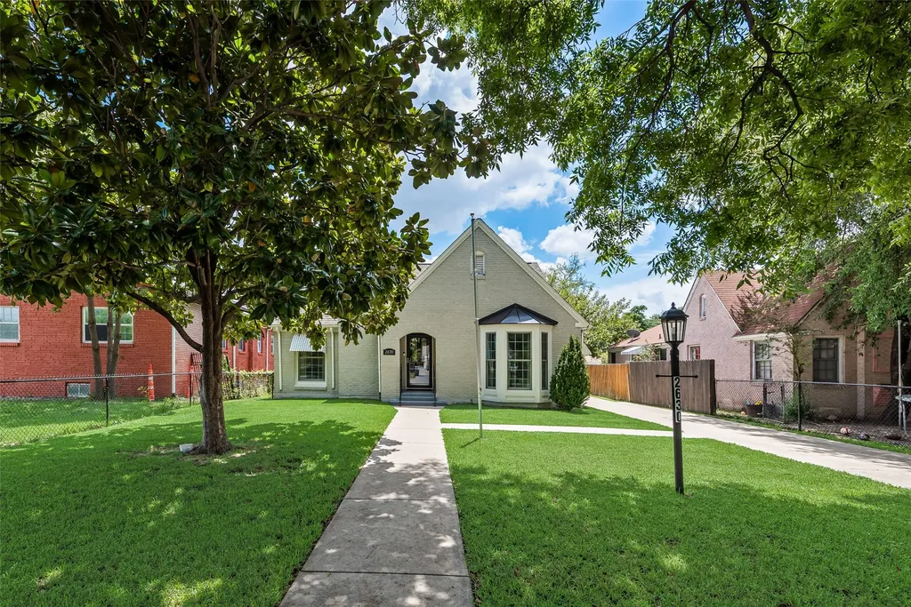 2630 Langdon Avenue Dallas TX 75235
