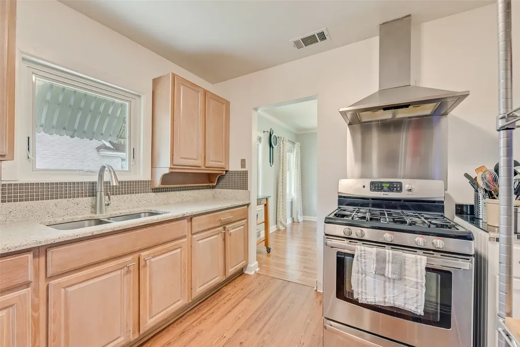 2630 Langdon Avenue Dallas TX 75235