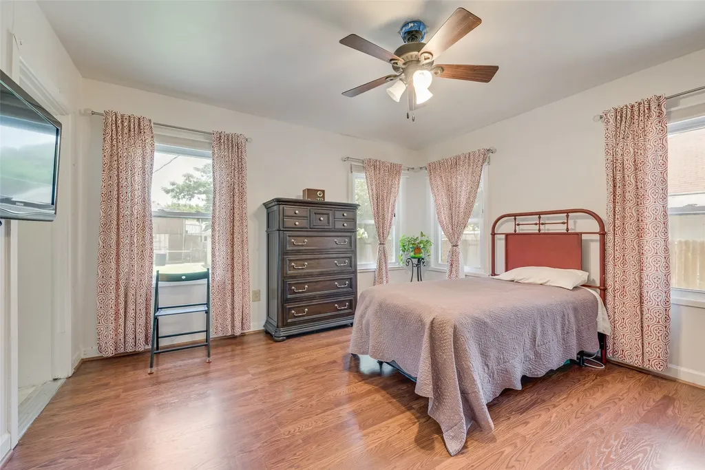 2630 Langdon Avenue Dallas TX 75235