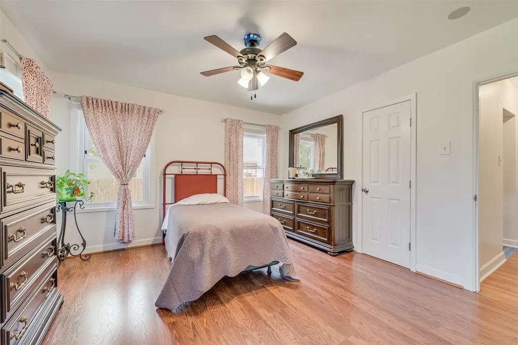 2630 Langdon Avenue Dallas TX 75235
