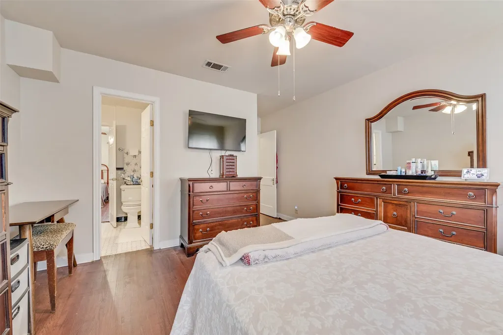 2630 Langdon Avenue Dallas TX 75235