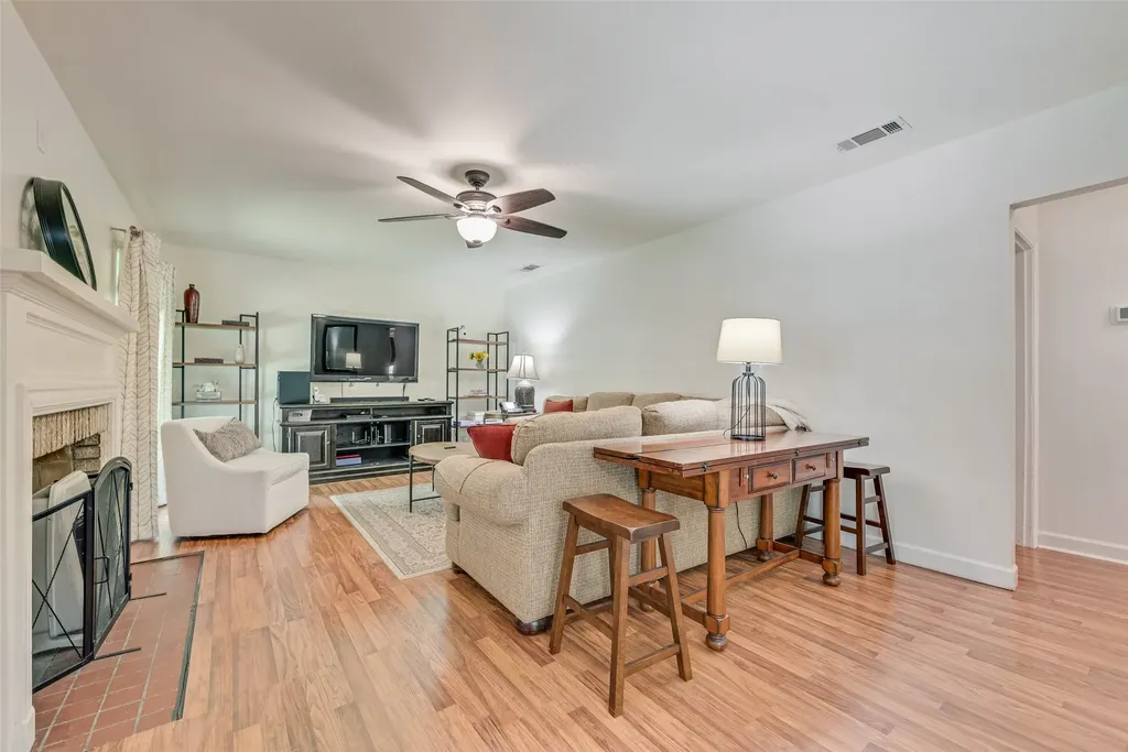 2630 Langdon Avenue Dallas TX 75235
