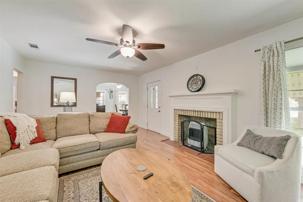 2630 Langdon Avenue Dallas TX 75235