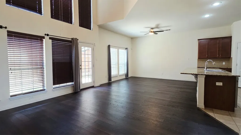 3676 Vienna Street Irving TX 75038