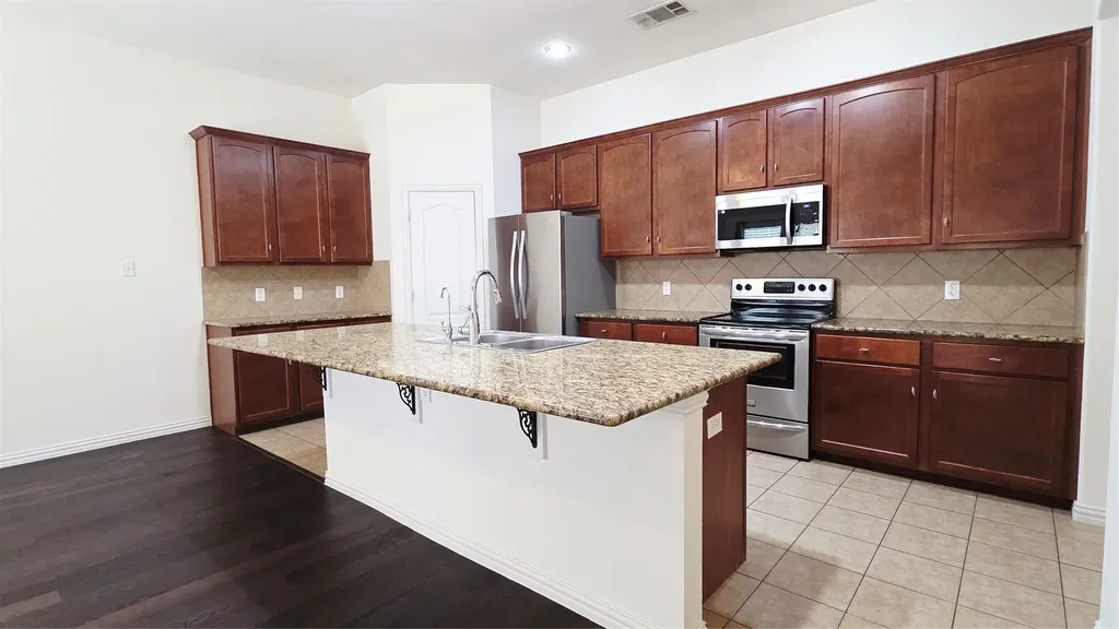 3676 Vienna Street Irving TX 75038