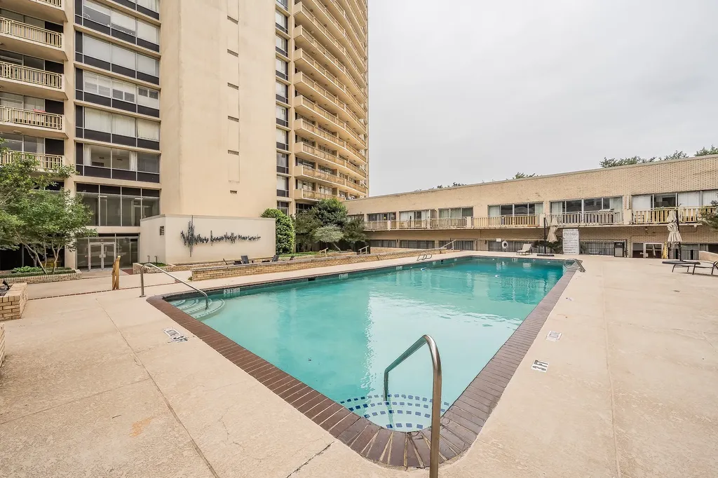 6211 W Northwest Highway Dallas TX 75225