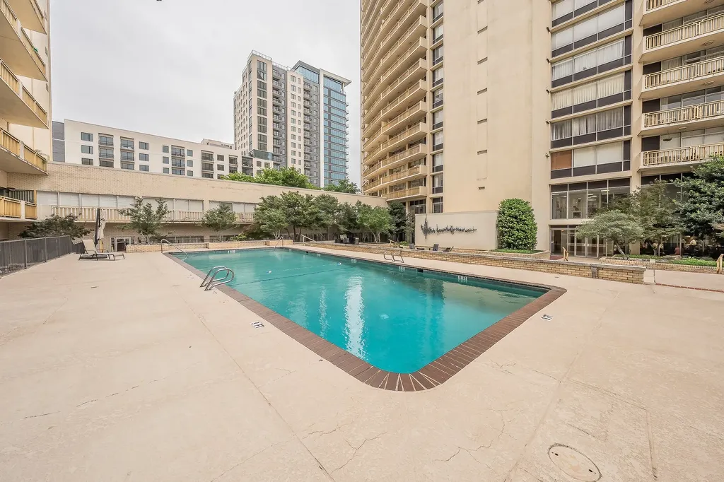 6211 W Northwest Highway Dallas TX 75225