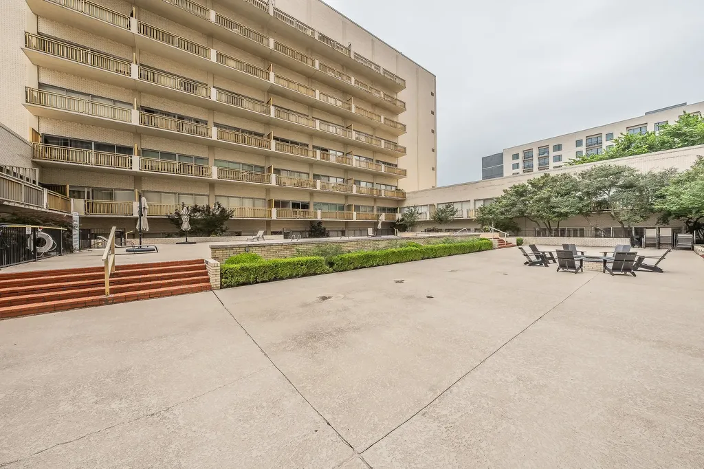6211 W Northwest Highway Dallas TX 75225