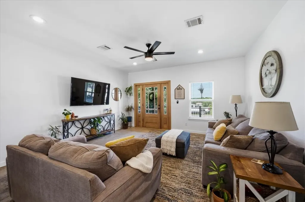 428 Gail Drive Kennedale TX 76060