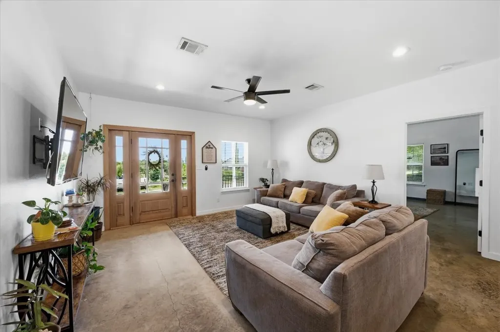 428 Gail Drive Kennedale TX 76060
